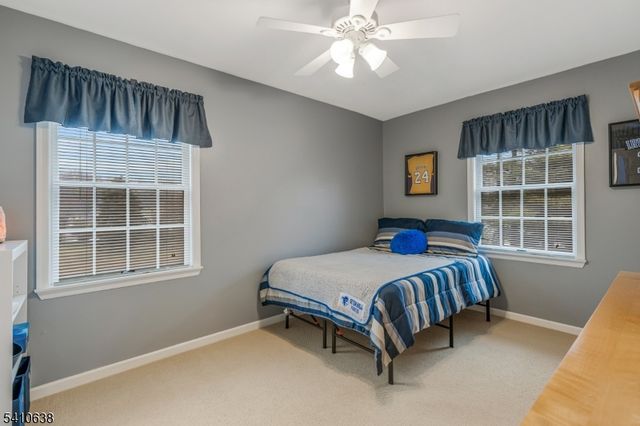 13 Grandview Cir, Raritan Twp., NJ 08822