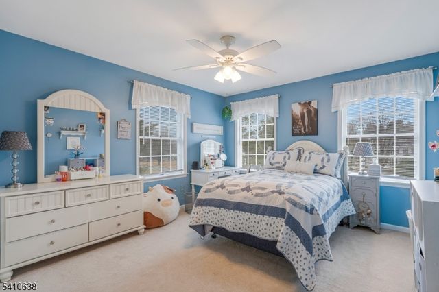 13 Grandview Cir, Raritan Twp., NJ 08822