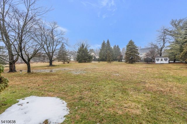 13 Grandview Cir, Raritan Twp., NJ 08822