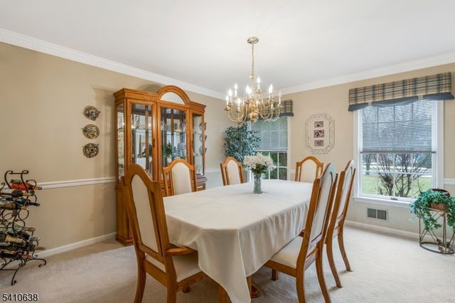 13 Grandview Cir, Raritan Twp., NJ 08822