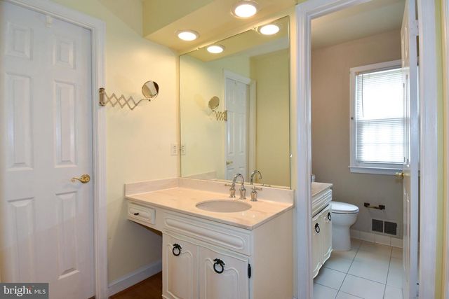 1221 FORESTVILLE DR, Great Falls, VA 22066