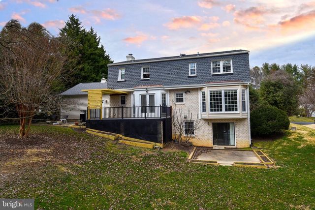 1221 FORESTVILLE DR, Great Falls, VA 22066