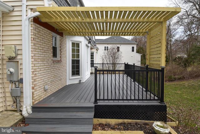 1221 FORESTVILLE DR, Great Falls, VA 22066