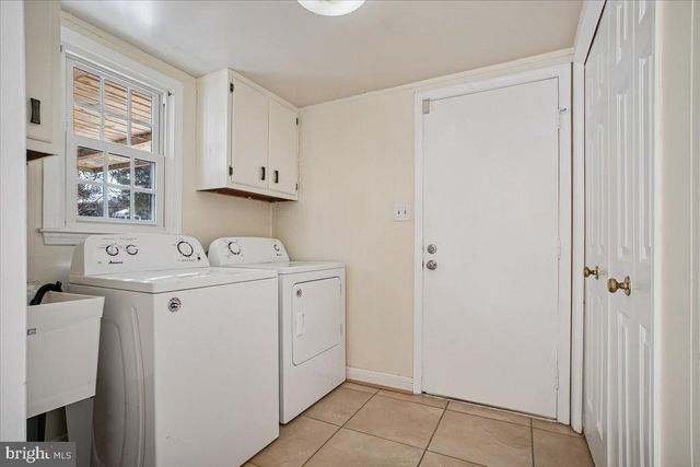 1221 FORESTVILLE DR, Great Falls, VA 22066