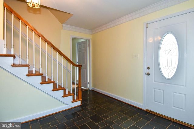 1221 FORESTVILLE DR, Great Falls, VA 22066