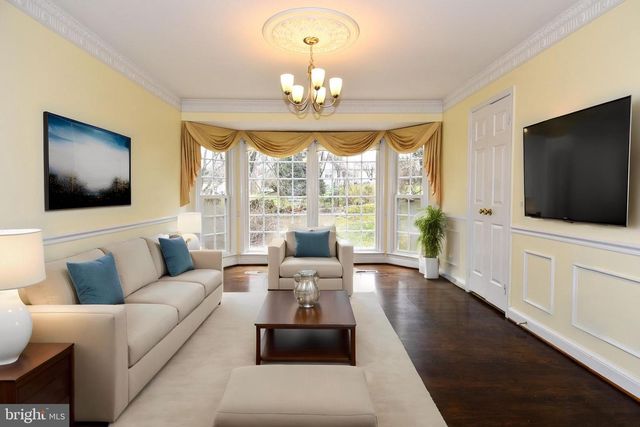 1221 FORESTVILLE DR, Great Falls, VA 22066