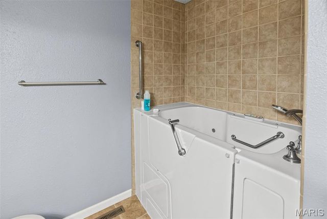 141 Fairway Drive, Maryville, IL 62062