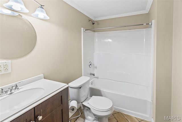 141 Fairway Drive, Maryville, IL 62062