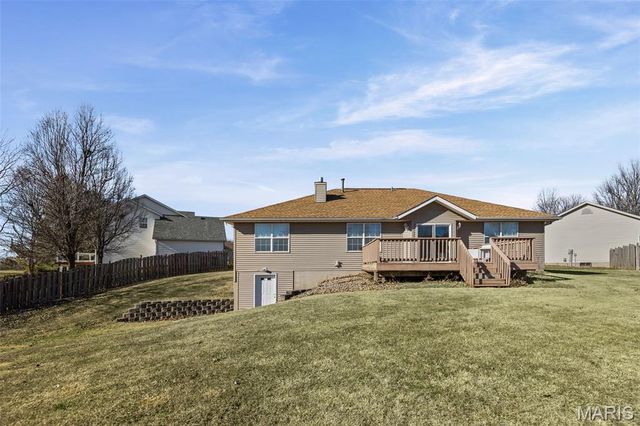 141 Fairway Drive, Maryville, IL 62062
