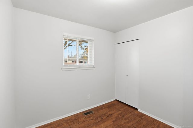 30045 N Iroquois Drive, Warren, MI 48088