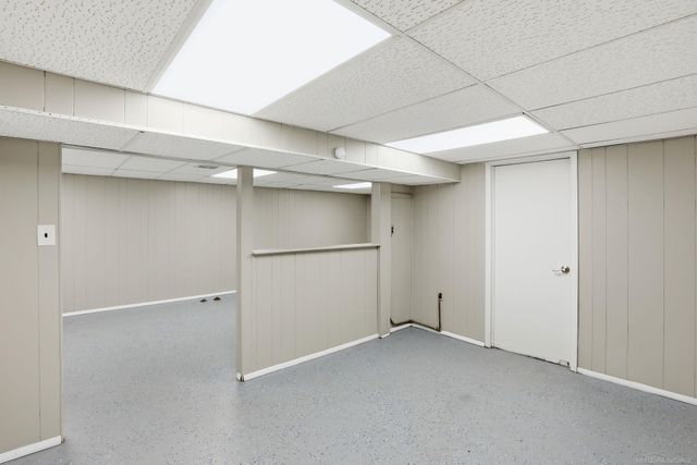 30045 N Iroquois Drive, Warren, MI 48088