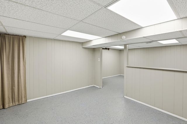 30045 N Iroquois Drive, Warren, MI 48088