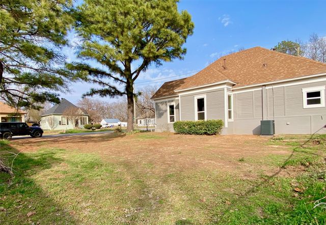 700 W Monterey Street, Denison, TX 75020