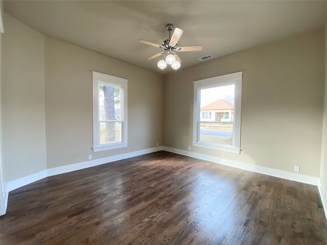 700 W Monterey Street, Denison, TX 75020