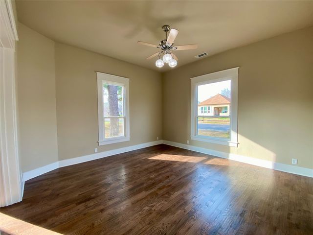 700 W Monterey Street, Denison, TX 75020