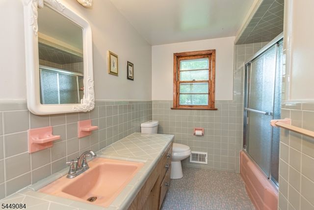 23 Lakeside Ave, Hardyston Twp., NJ 07460
