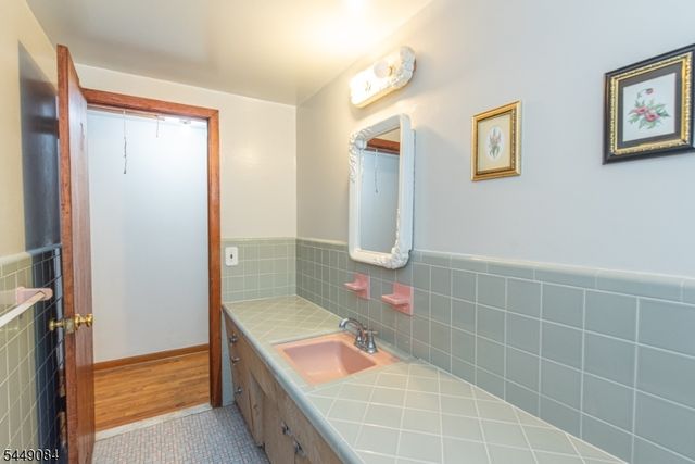 23 Lakeside Ave, Hardyston Twp., NJ 07460