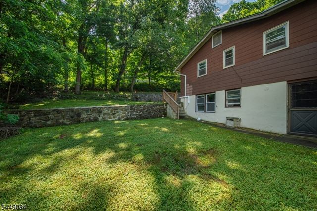 23 Lakeside Ave, Hardyston Twp., NJ 07460