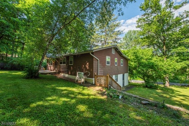 23 Lakeside Ave, Hardyston Twp., NJ 07460
