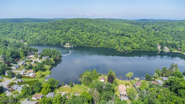 23 Lakeside Ave, Hardyston Twp., NJ 07460