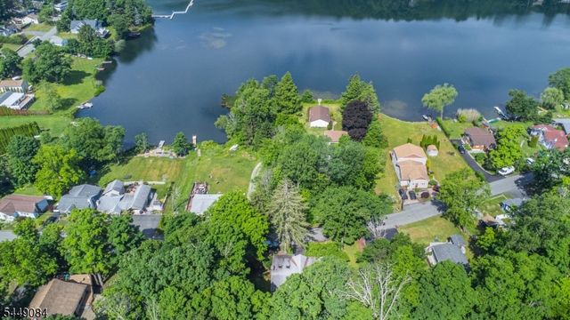 23 Lakeside Ave, Hardyston Twp., NJ 07460