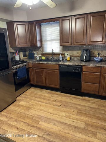 3774 E Blue Lick Rd, Louisville, KY 40229