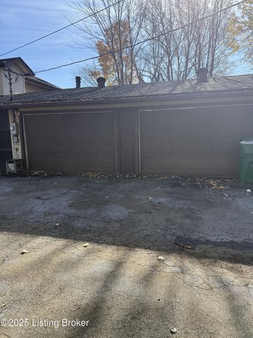 3774 E Blue Lick Rd, Louisville, KY 40229