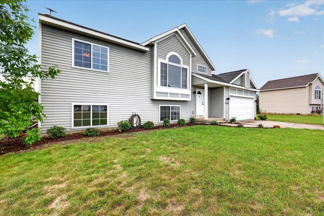 11310 Meadow Wood Circle, Greenville, MI 48838