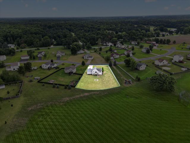 11310 Meadow Wood Circle, Greenville, MI 48838
