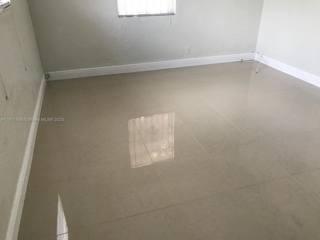 823-825 NW 9TH ST, Hallandale Beach, FL 33009