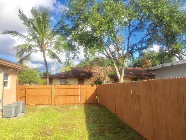 823-825 NW 9TH ST, Hallandale Beach, FL 33009