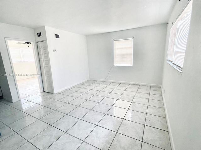 823-825 NW 9TH ST, Hallandale Beach, FL 33009