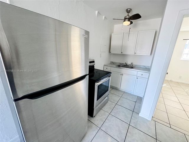 823-825 NW 9TH ST, Hallandale Beach, FL 33009