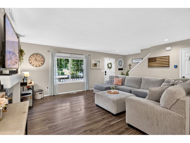 36375 DUBARKO Rd, Sandy, OR 97055