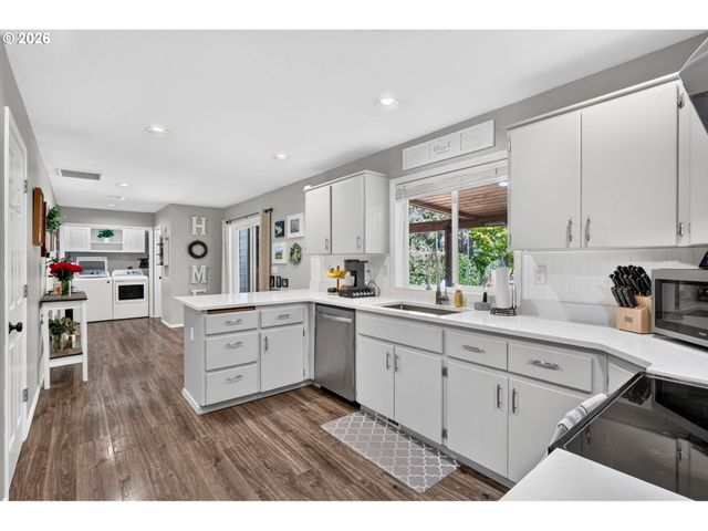 36375 DUBARKO Rd, Sandy, OR 97055