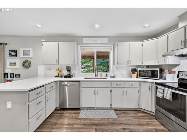 36375 DUBARKO Rd, Sandy, OR 97055