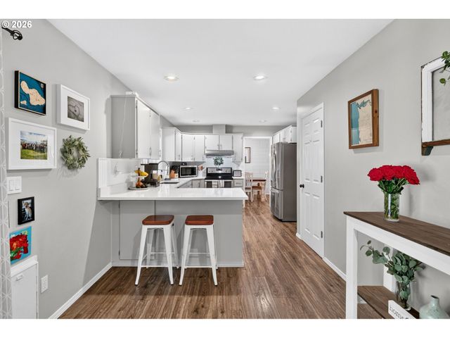 36375 DUBARKO Rd, Sandy, OR 97055