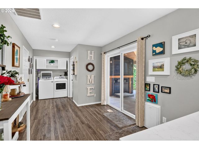 36375 DUBARKO Rd, Sandy, OR 97055