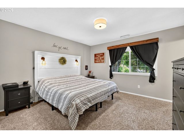 36375 DUBARKO Rd, Sandy, OR 97055