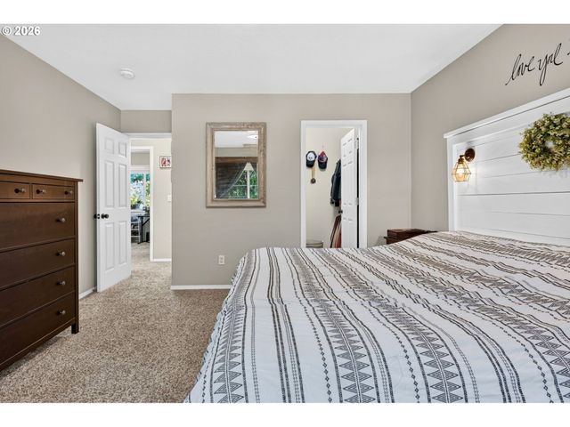 36375 DUBARKO Rd, Sandy, OR 97055