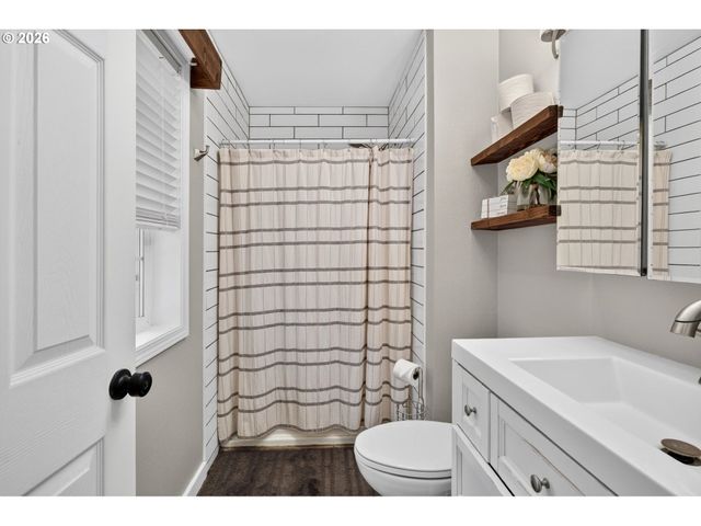 36375 DUBARKO Rd, Sandy, OR 97055