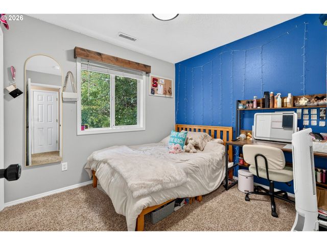 36375 DUBARKO Rd, Sandy, OR 97055