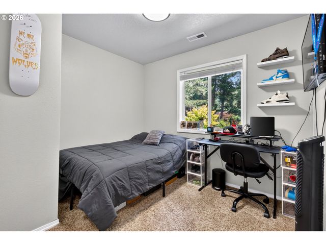 36375 DUBARKO Rd, Sandy, OR 97055