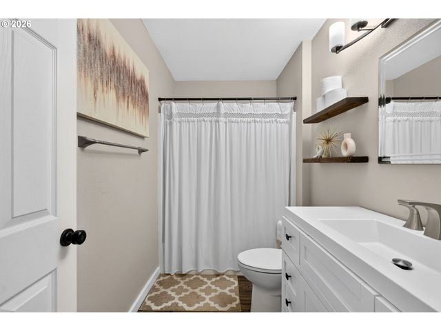 36375 DUBARKO Rd, Sandy, OR 97055