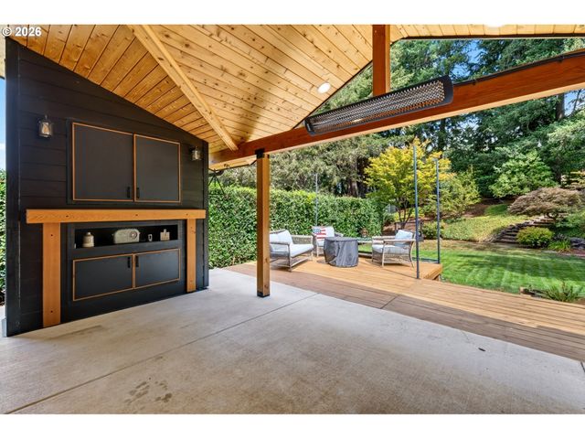 36375 DUBARKO Rd, Sandy, OR 97055