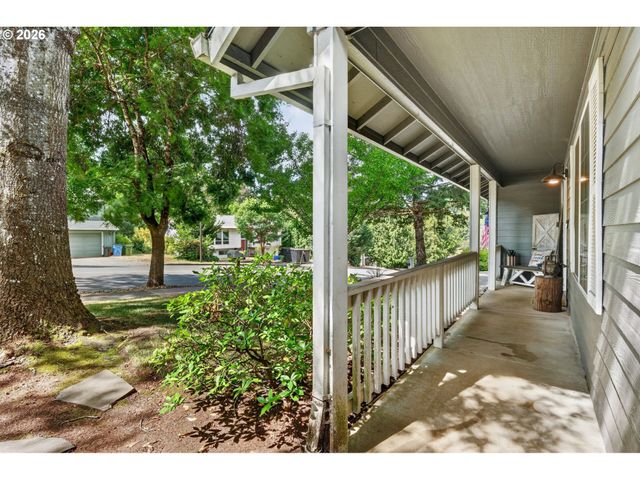 36375 DUBARKO Rd, Sandy, OR 97055