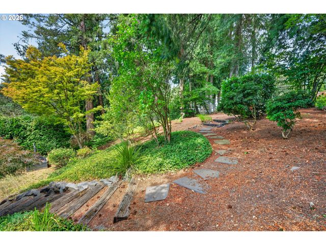 36375 DUBARKO Rd, Sandy, OR 97055