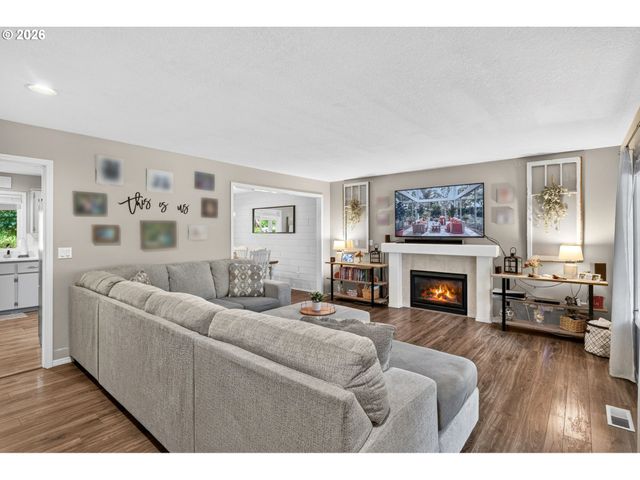 36375 DUBARKO Rd, Sandy, OR 97055