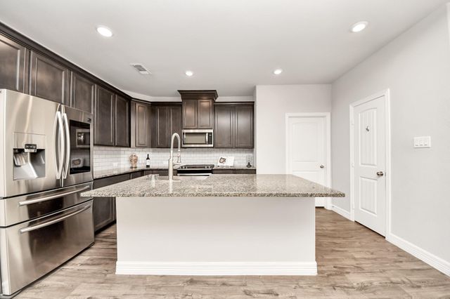 241 Woodhaven Drive, West Columbia, TX 77486