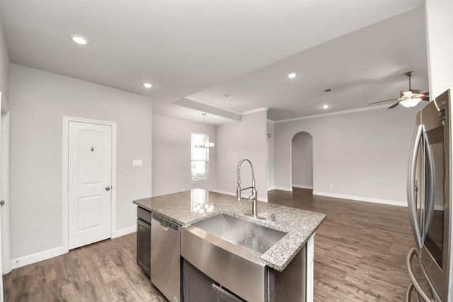 241 Woodhaven Drive, West Columbia, TX 77486